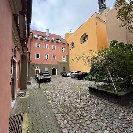 아파트 Stare 포즈난